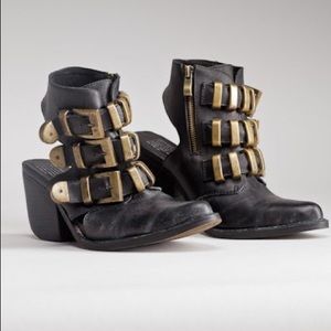 ✨ Jeffrey Campbell Tripoli Cutout Boot
